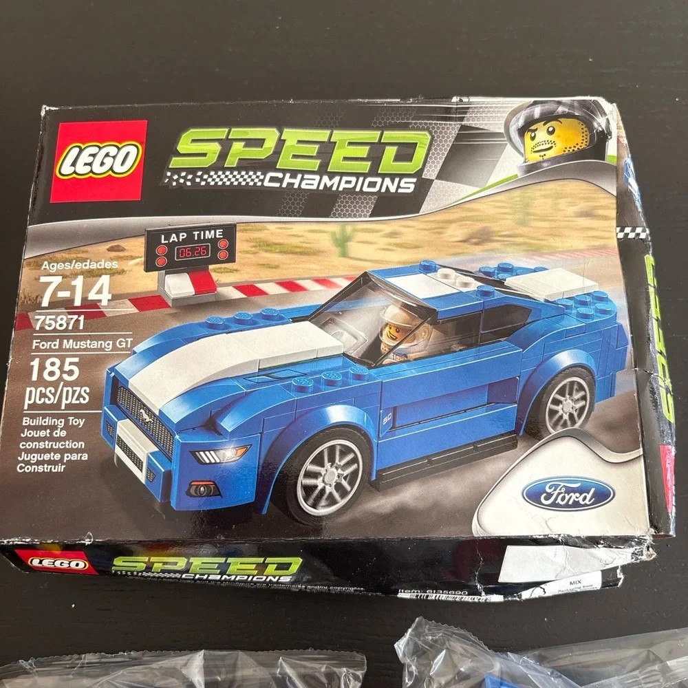 LEGO Speed Champions Ford Mustang GT - Blue and White - Picture 2 of 9